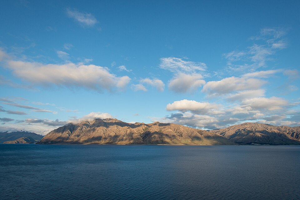 紐西蘭 Queenstown 湖泊與山脈實景
